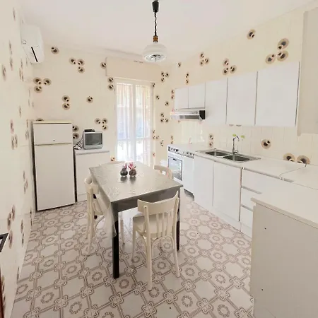 Odi Et Amo - Lido San Giovanni Apartment *